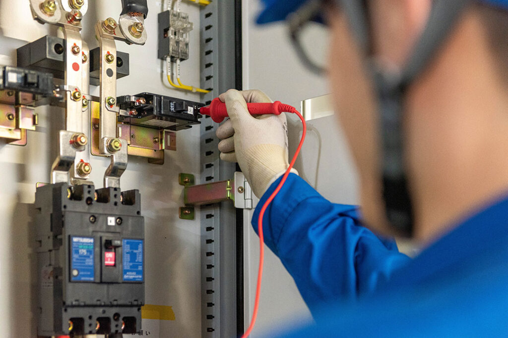 ATOM Works株式会社：写真①：作業風景