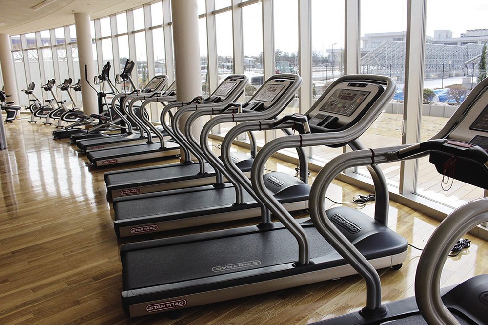 六ケ所村：写真：屋内温水プール　ろっぷ（ジム）