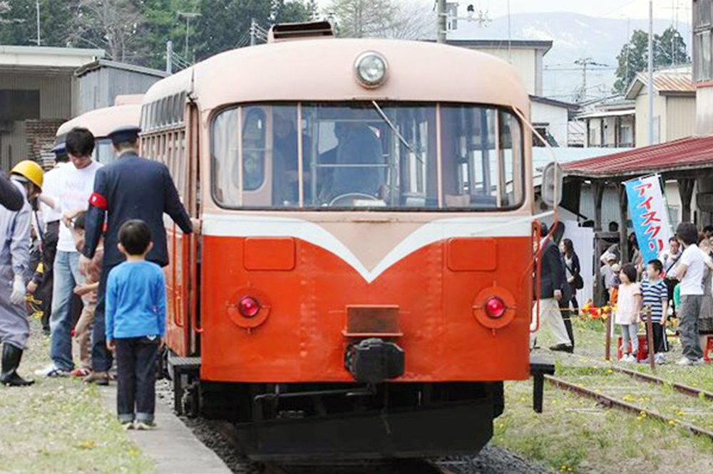 七戸町:写真:レールバス体験乗車会
